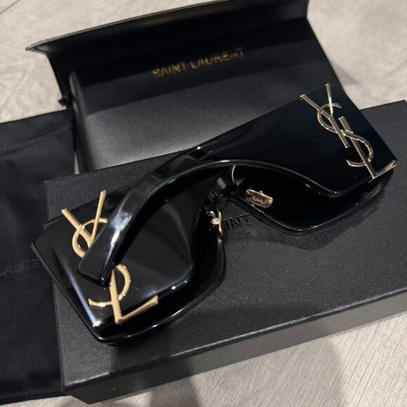 Saint Laurent Black Oversized Sunglasses – Gold Logo Pop - Picture 4 of 9